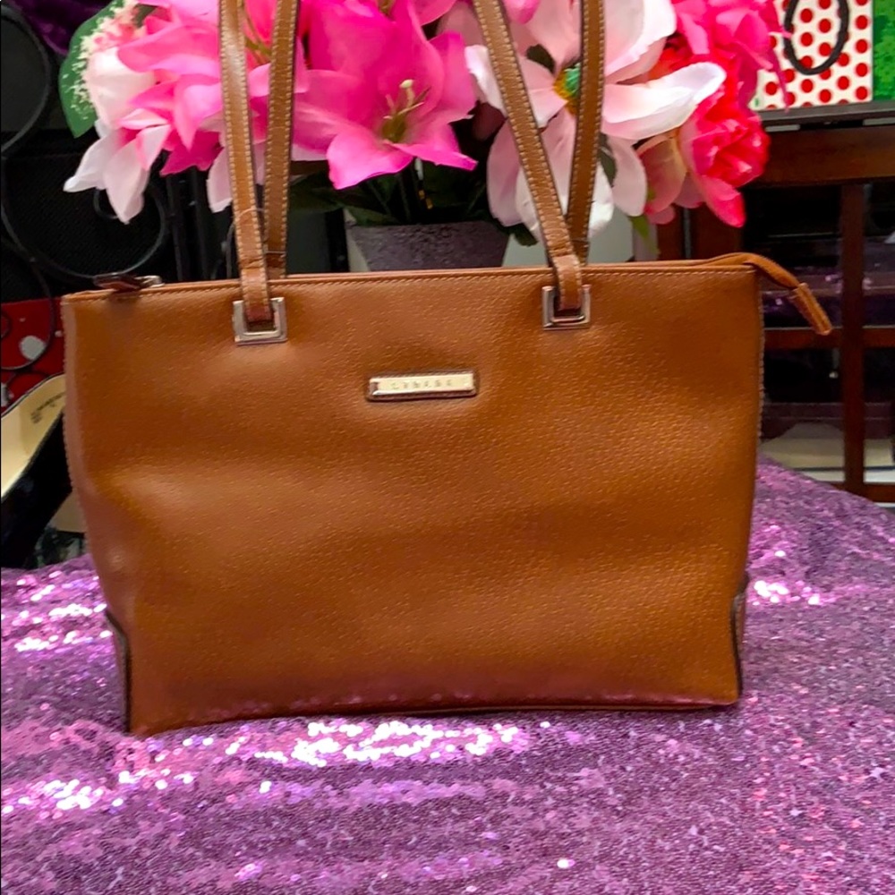 Tan zippered purse